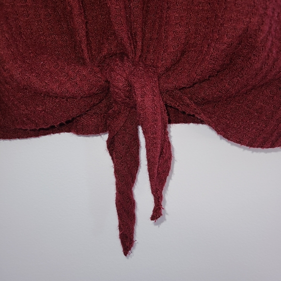 Red shirt - Picture 2 of 4